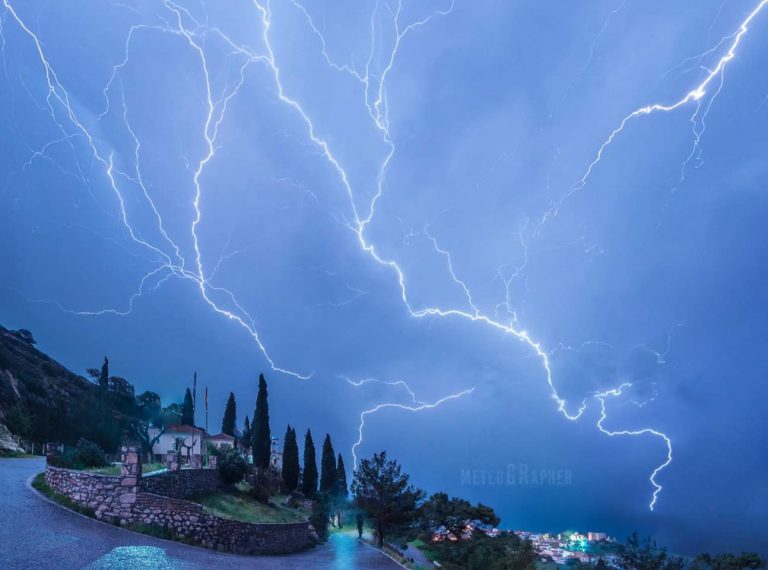 “Άστραψε” το Πυθαγόρειο