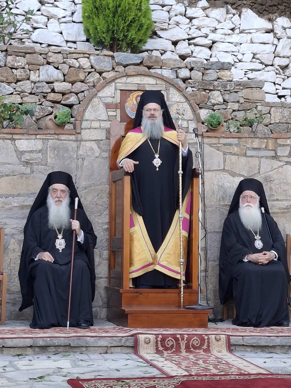 Λαμπρός ο εορτασμός των ονομαστηρίων του Μητροπολίτη Σάμου και Ικαρίας κ.κ. Ευσεβίου