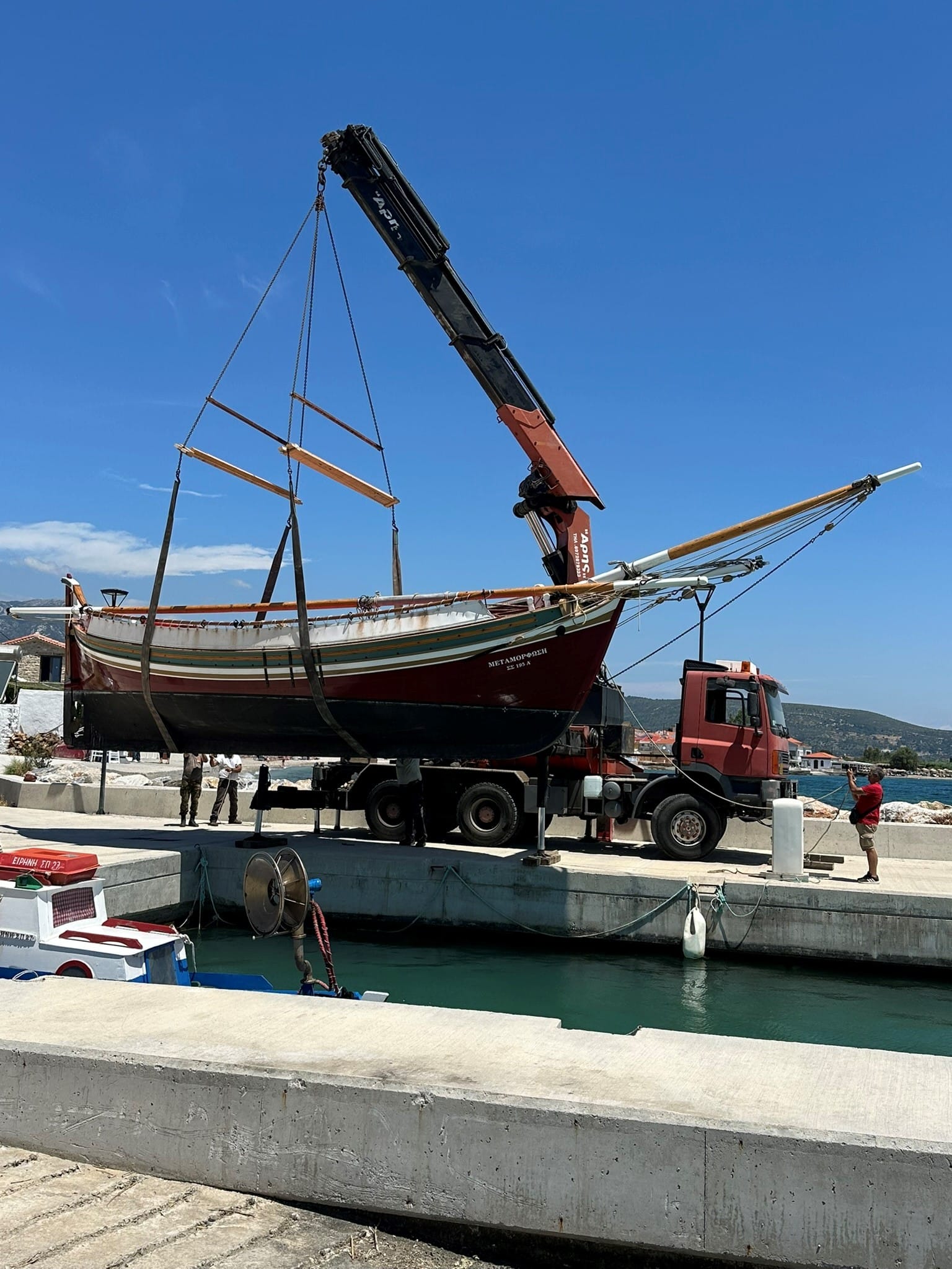 Η καθέλκυση του «Μεταμόρφωση» στο Ηραίο της Σάμου