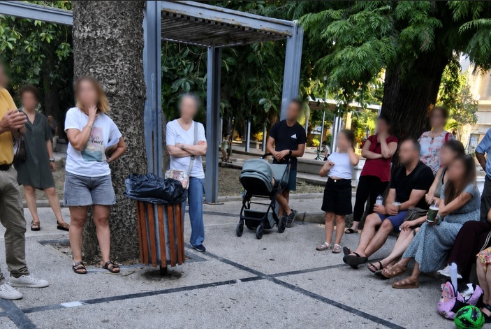 Συγκέντρωση υπογραφών για τις παιδικές χαρές του Βαθιού. Σύσκεψη γονέων ζητά άμεσες παρεμβάσεις