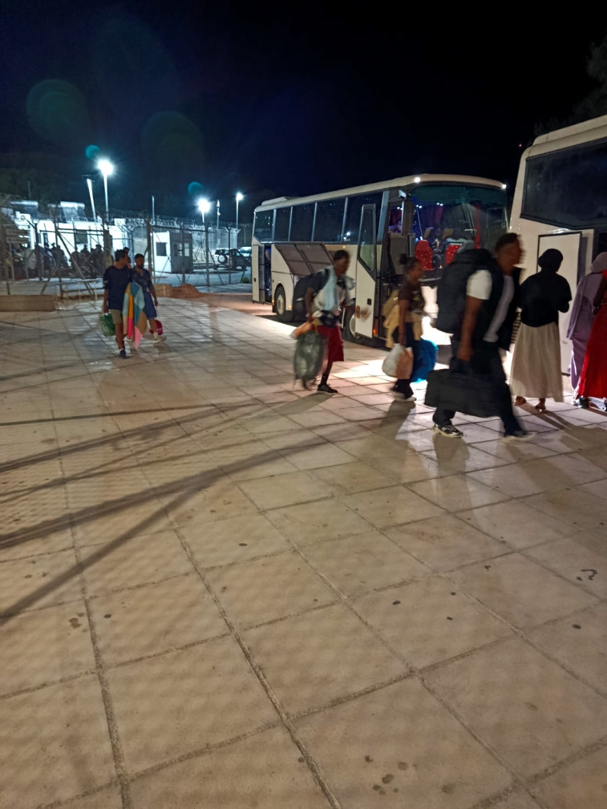 Υπουργείο Μετανάστευσης και Ασύλου: Οργανωμένη αποχώρηση 223 ατόμων από τη Σάμο
